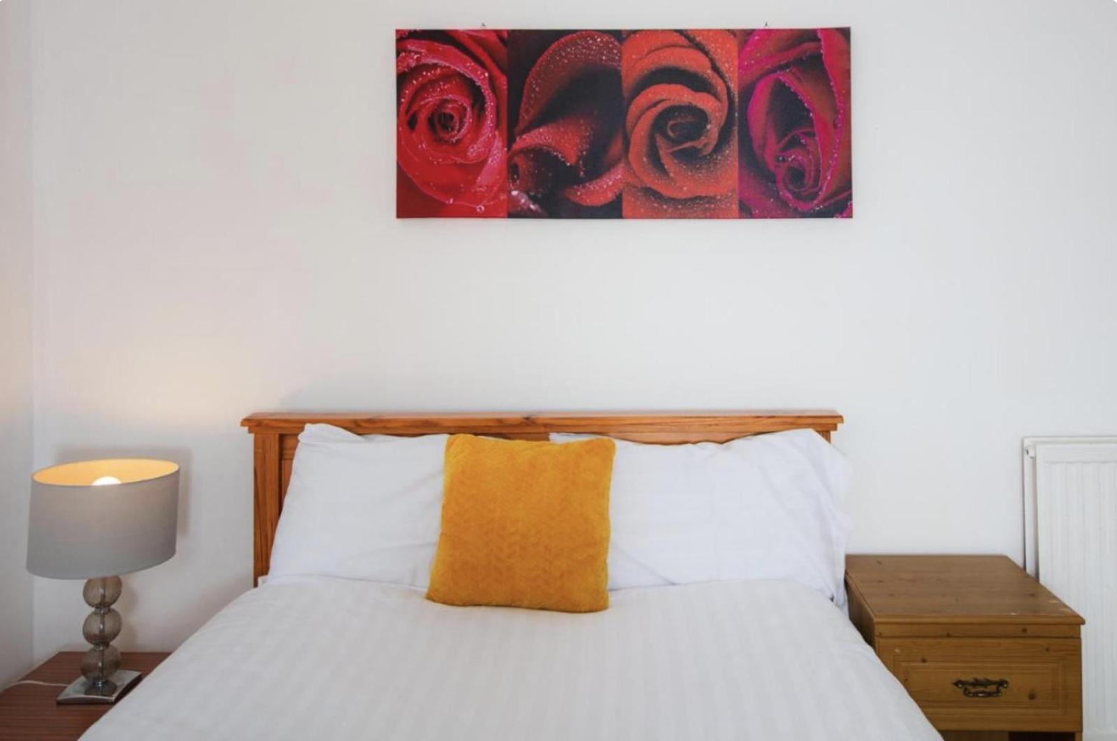 Comfortable And Spacious Retreat By The Meadows! Appartement *