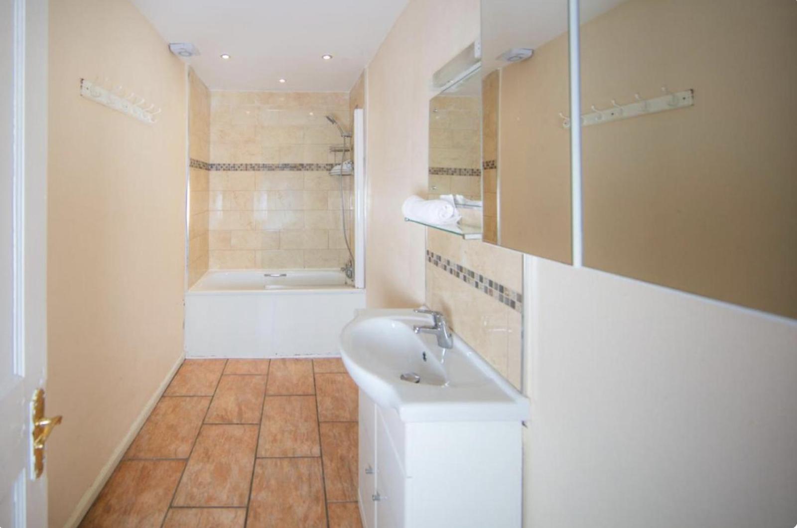 Appartement Comfortable And Spacious Retreat By The Meadows! Édimbourg